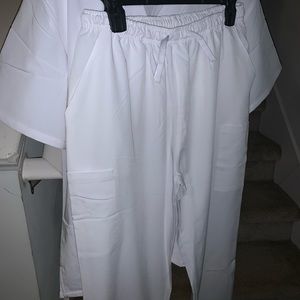 Beverly Hills MD XL white scrub set